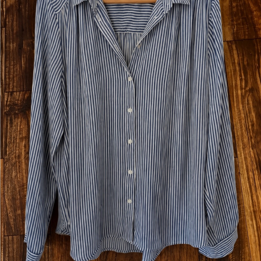 H&M Blue and White Vertical Stripe Casual Button-Down Shirt